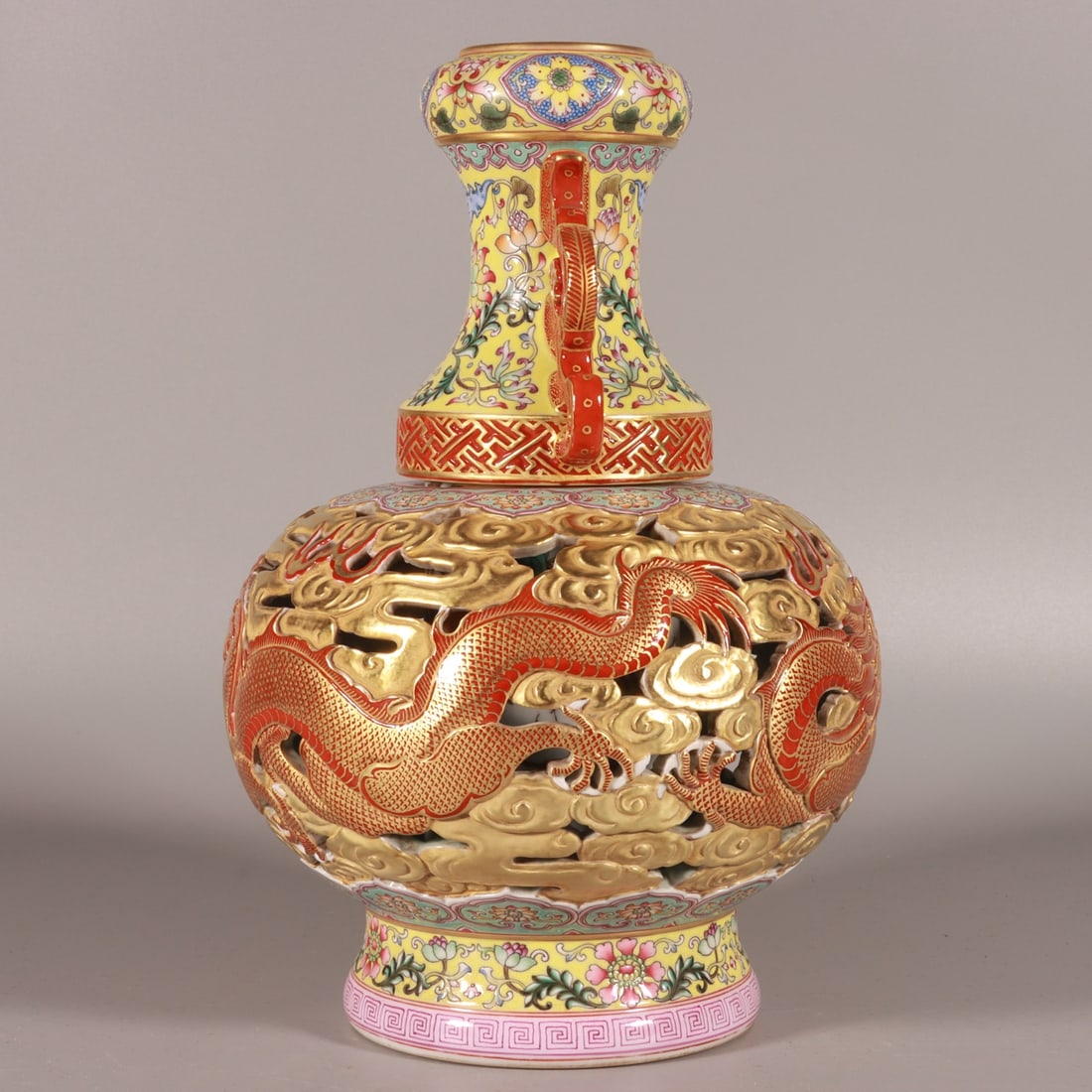 A Exquisite Enamel Dragon Pattern Vase - 3