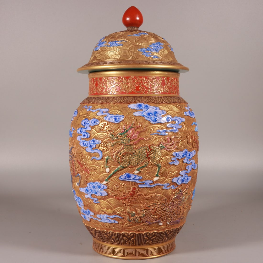 A Exquisite Gold Ground Kylin Pattern Jar: A Exquisite Gold Ground Kylin Pattern Jar,Qing Dynasty, China,Qianlong Six-character Mark,Size:12.6inx7.1in 