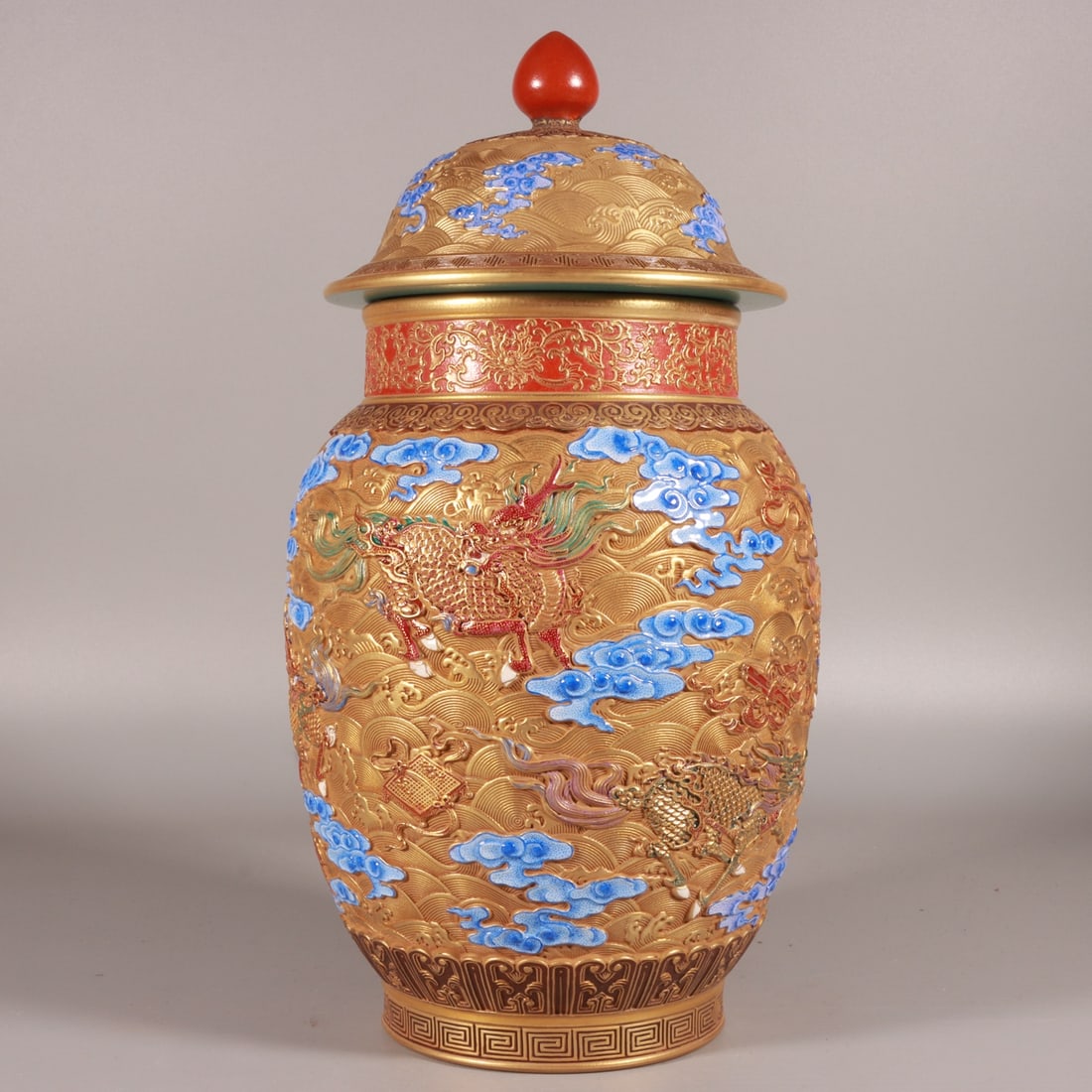 A Exquisite Gold Ground Kylin Pattern Jar - 5
