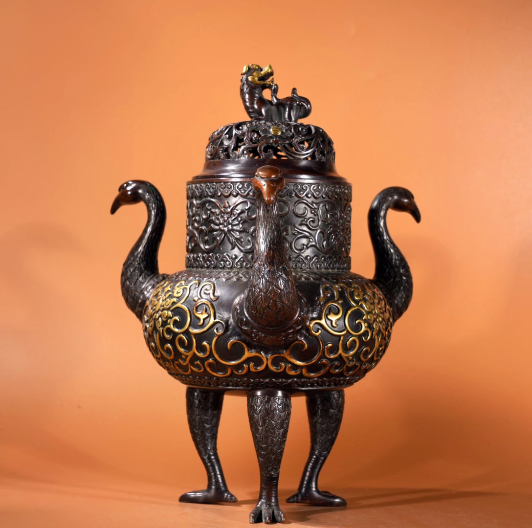 A Exquisite Gilt Bronze Crane-Ears Censer: A Exquisite Gilt Bronze Crane-Ears Censer,Ming Dynasty, China,With Mark,Size:11.1inx4.1in,Weight:4455g 