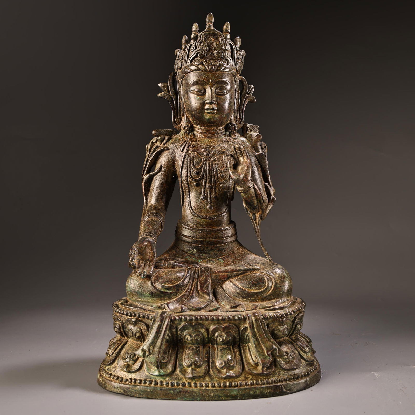 A Exquisite Bronze High-Relief Carved Buddha Statue (1 of 10)