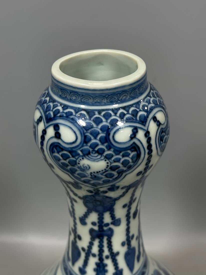 Blue and White Figures Pattern Vase - 5