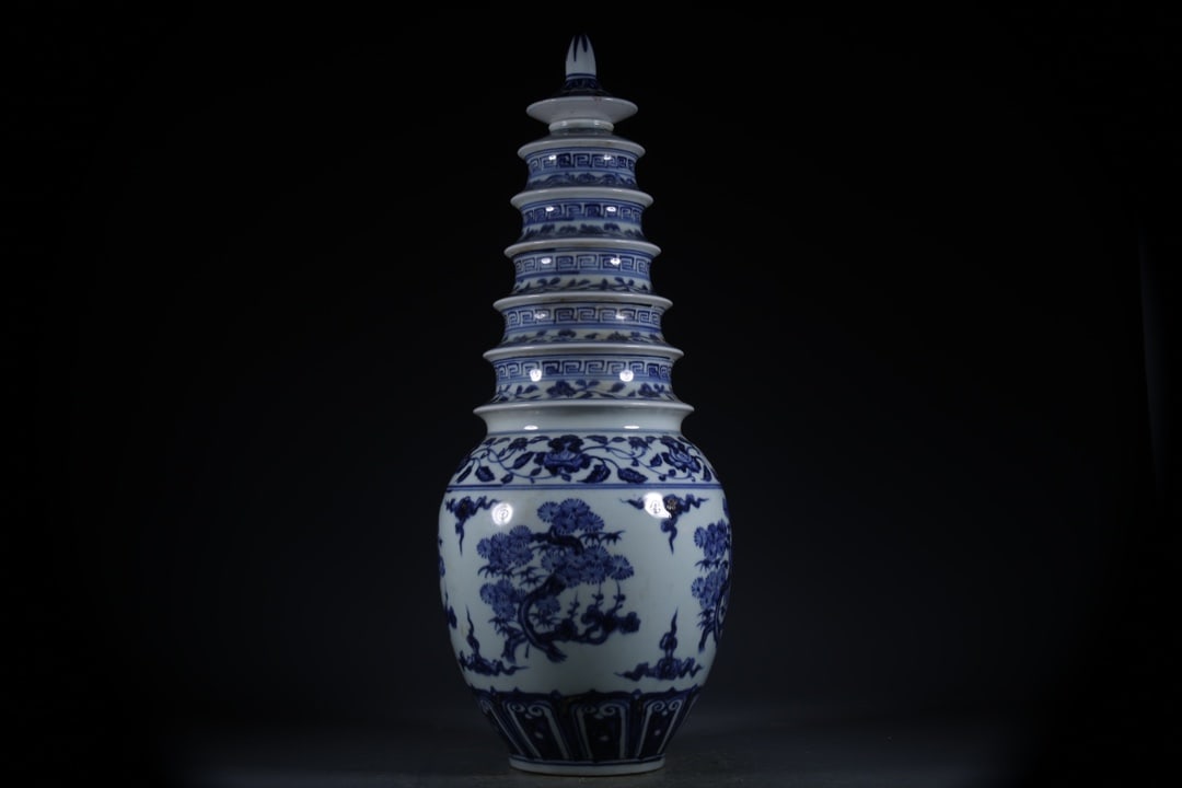 Blue and White Flower Pattern Vase (1 of 9)