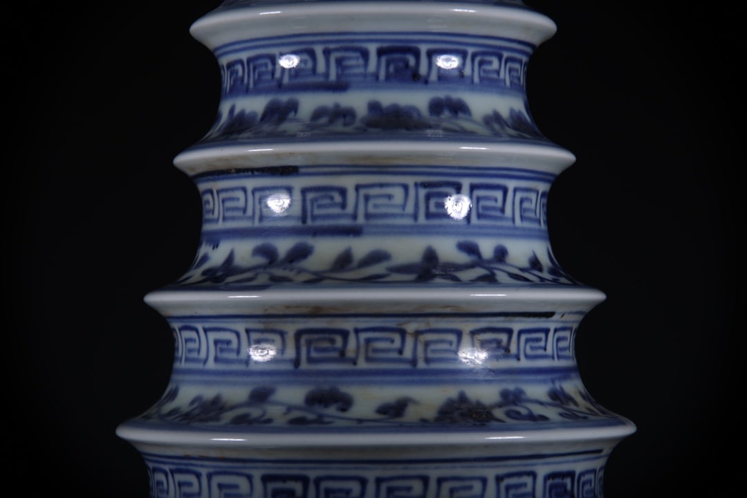 Blue and White Flower Pattern Vase - 2
