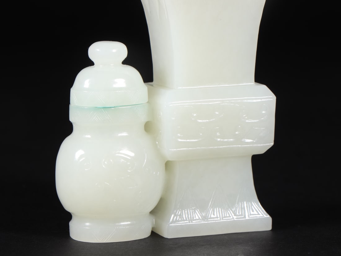 A Exquisite Hetian Jade Vase - 5