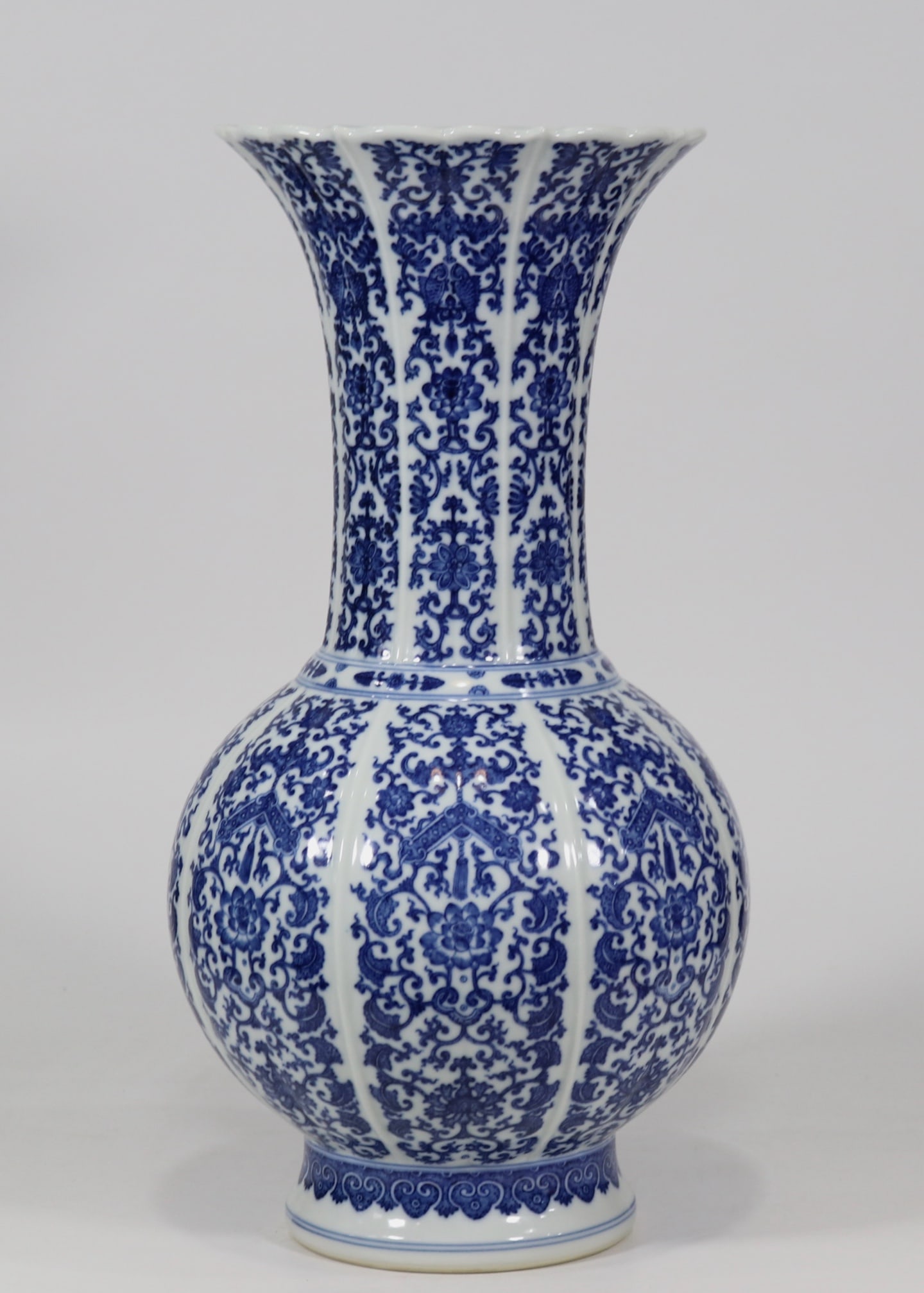 A Exquisite Blue and White Lotus Flower Pattern Vase (1 of 9)