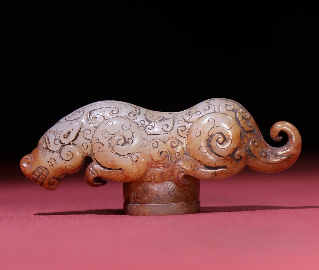 A Exquisite Hetian Jade Tiger-Shaped Ornament (1 of 9)