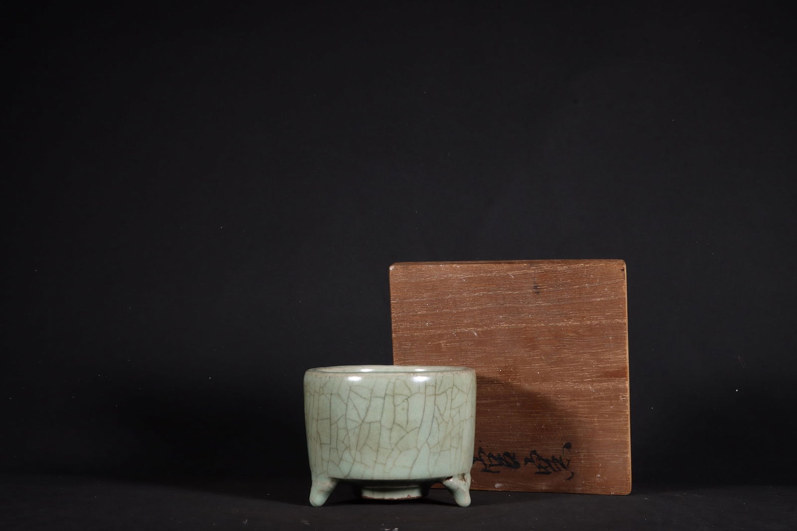 A Exquisite Guan Kiln Celadon Glazed Tripod Censer: A Exquisite Guan Kiln Celadon Glazed Tripod Censer,Song Dynasty, China,Size:2.3inx3in 官窑青釉三足炉,中国宋代