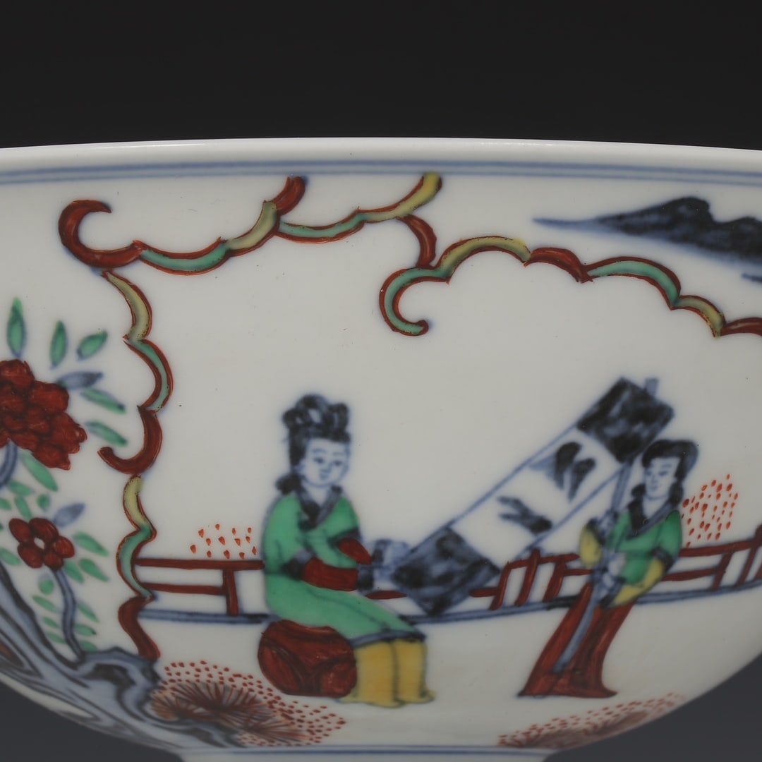 A Exquisite Wucai Figure Pattern Cup - 3