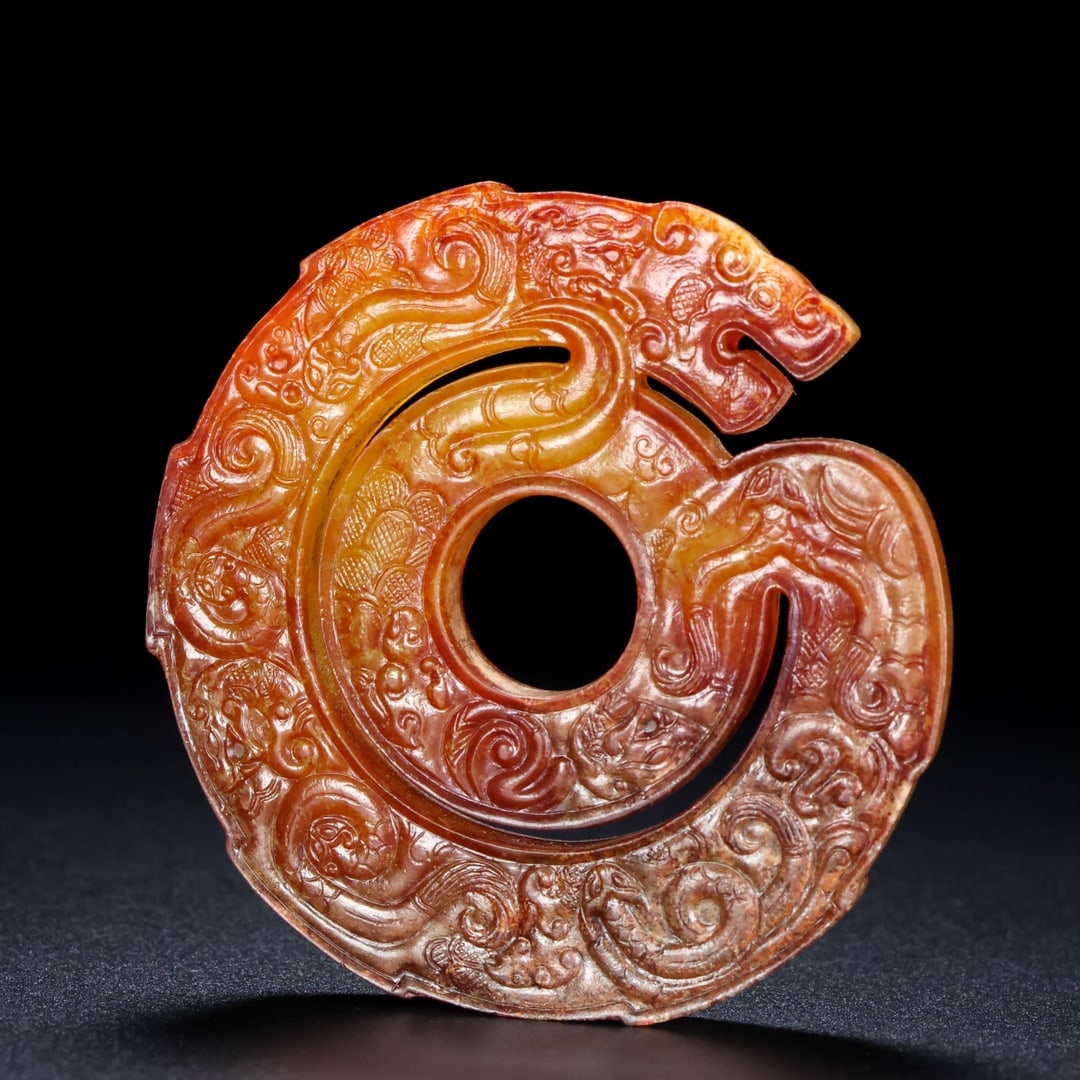A Rare Hetian Jade Dragon Pendant: A Rare Hetian Jade Dragon Pendant,Han Dynasty, China,Size:2.8inx2.8inx0.3in, Weight:61g 和田玉龙佩,中国汉代