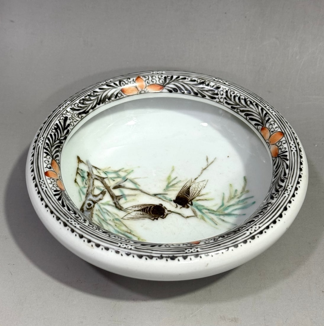 A Exquisite Famille-Rose Cicada Pattern Brush Washer: A Exquisite Famille-Rose Cicada Pattern Brush Washer,Republic of China,With Mark,Size:4.9in 粉彩蝉纹笔洗,民国,带款