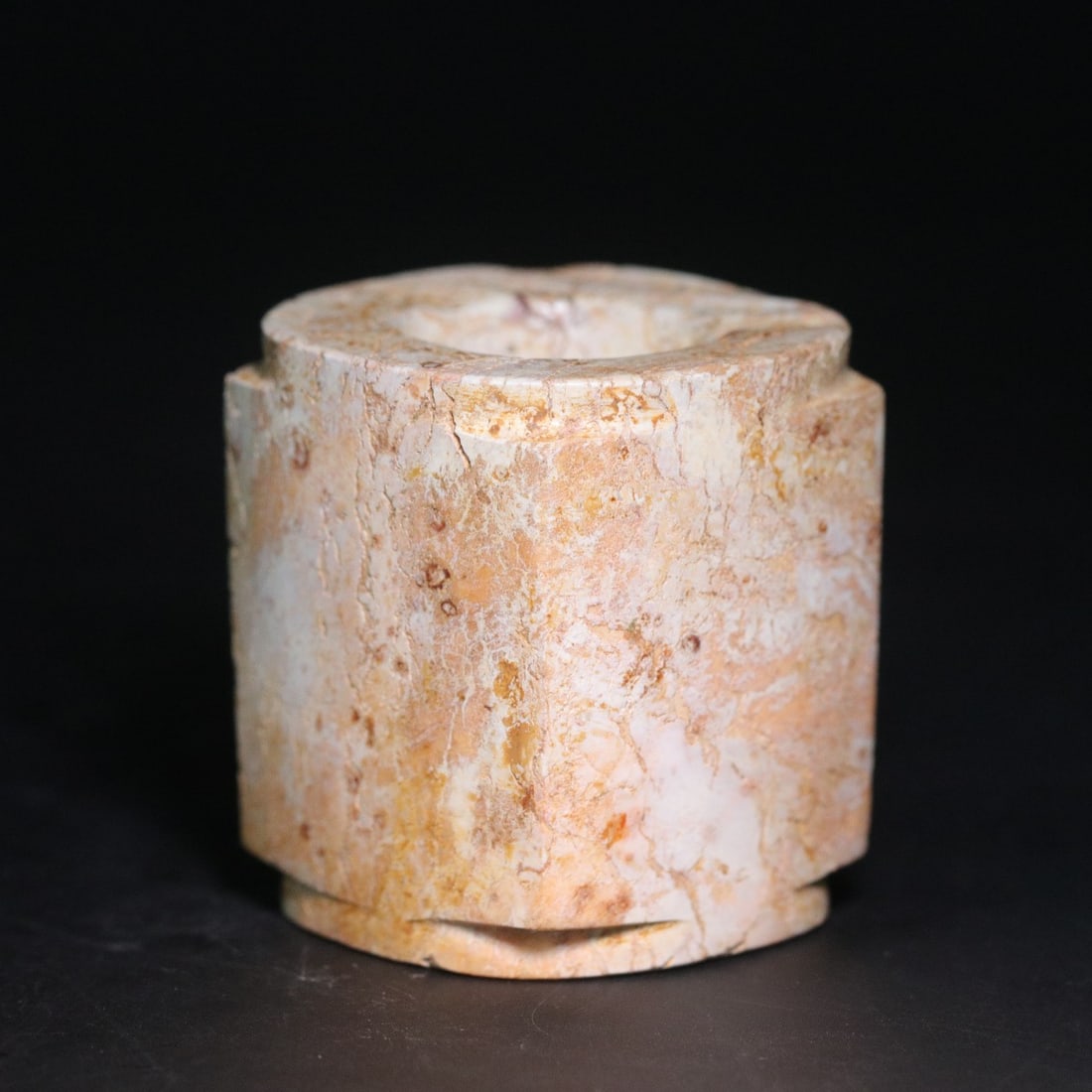 A Exquisite Gaogu Jade Hand Piece (1 of 9)