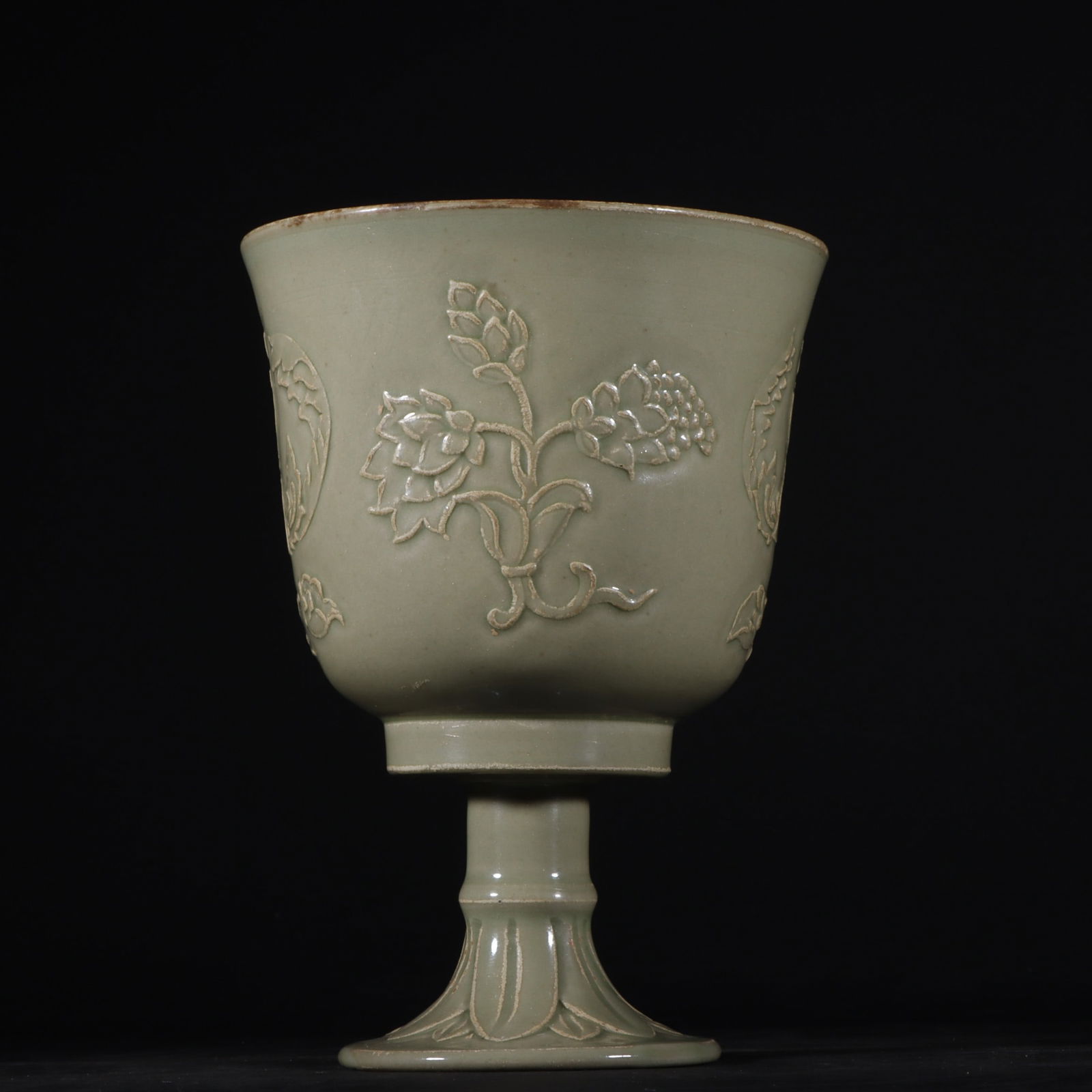 A Exquisite Celadon Flower and Bird Pattern Cup - 3