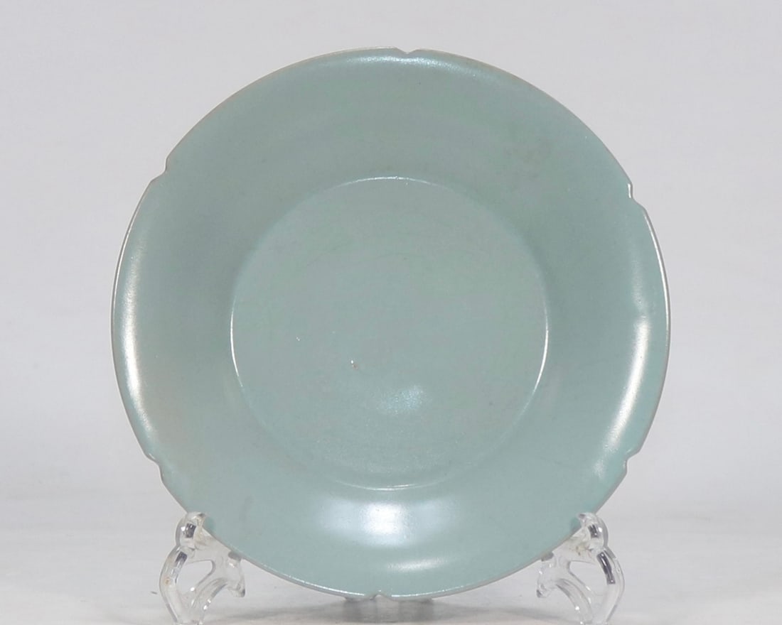 A Exquisite Ru yao Sky Blue Glaze Plate: A Exquisite Ru yao Sky Blue Glaze Plate,Song Dynasty, China,Size:1.4inx8in 汝窑天青釉盘,中国宋代