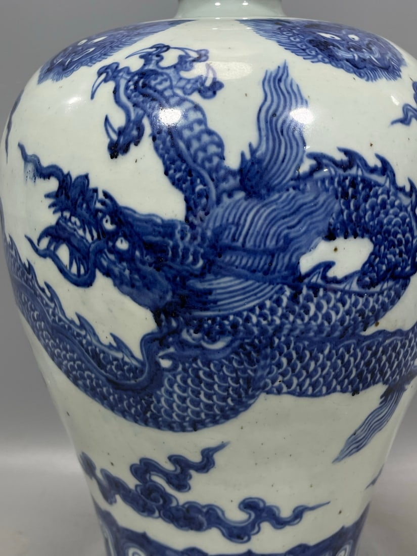 Blue and White Dragon Pattern Vase - 5