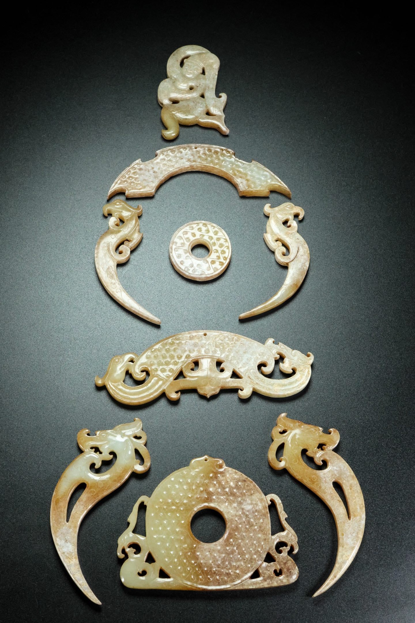 A Set of Exquisite Hotan Jade Jade Bi: A Set of Exquisite Hotan Jade Jade Bi ,Han Dynasty, China 一套和田玉玉璧,中国汉代