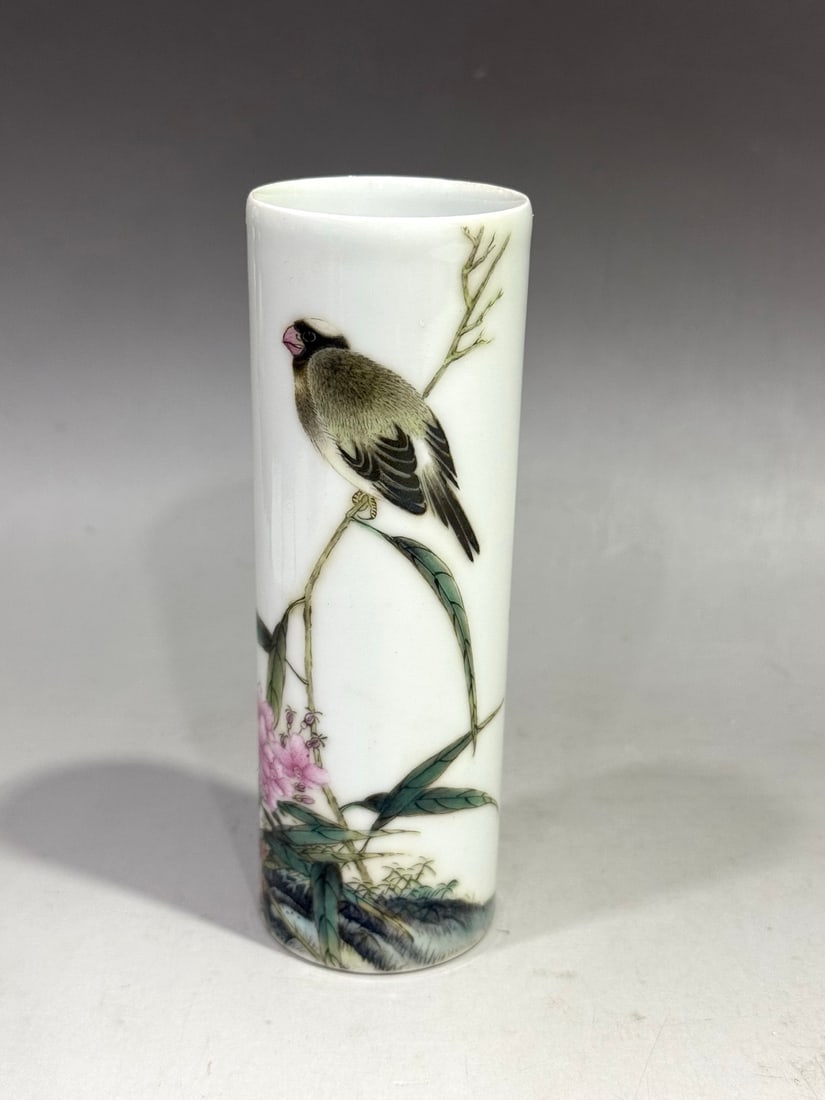 A Exquisite Famille-Rose Flower and Bird Pattern Brush Pot: A Exquisite Famille-Rose Flower and Bird Pattern Brush Pot,Republic of China,With Mark,Size:5.4in1.8in 粉彩花鸟纹笔筒,民国,带款