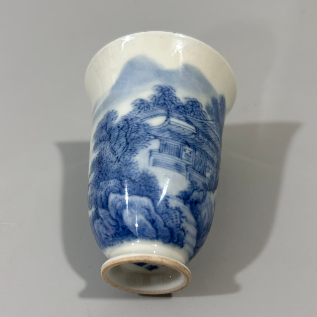 A Exquisite Blue and White Landscape Pattern Cup - 3