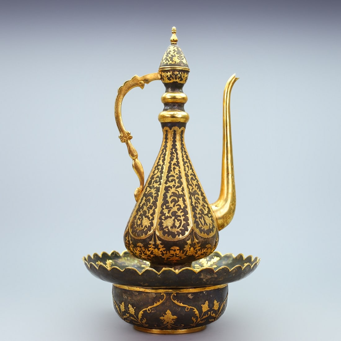 A Exquisite Bronze Gilt Flower Pattern Ewer - 3