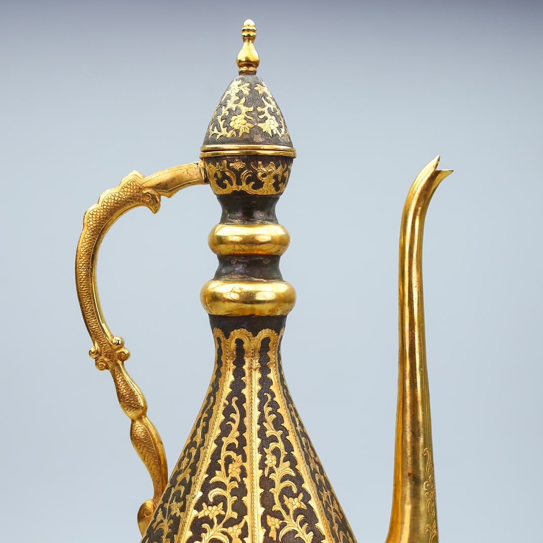 A Exquisite Bronze Gilt Flower Pattern Ewer - 4