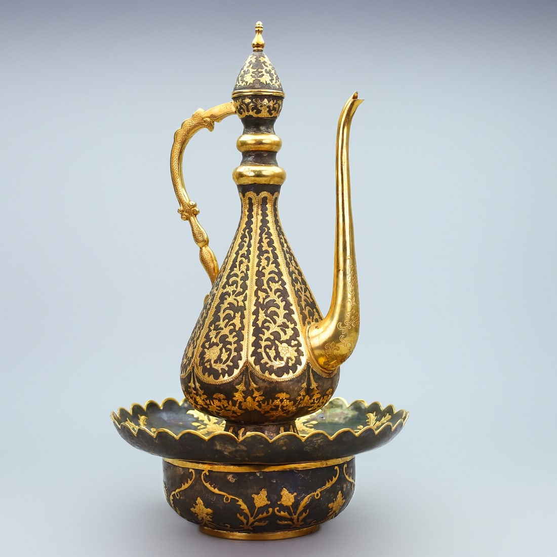 A Exquisite Bronze Gilt Flower Pattern Ewer - 5