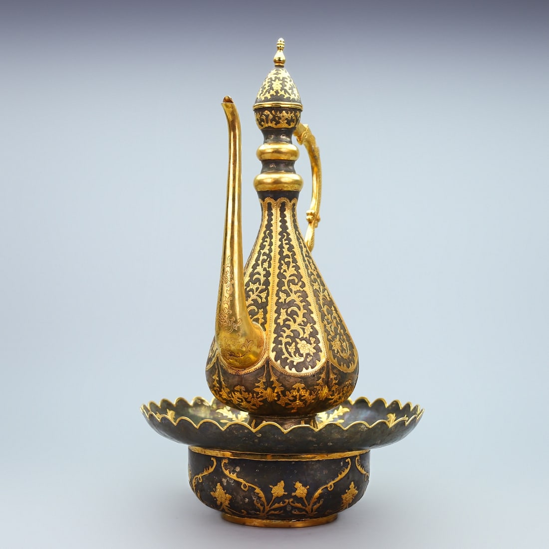 A Exquisite Bronze Gilt Flower Pattern Ewer - 6