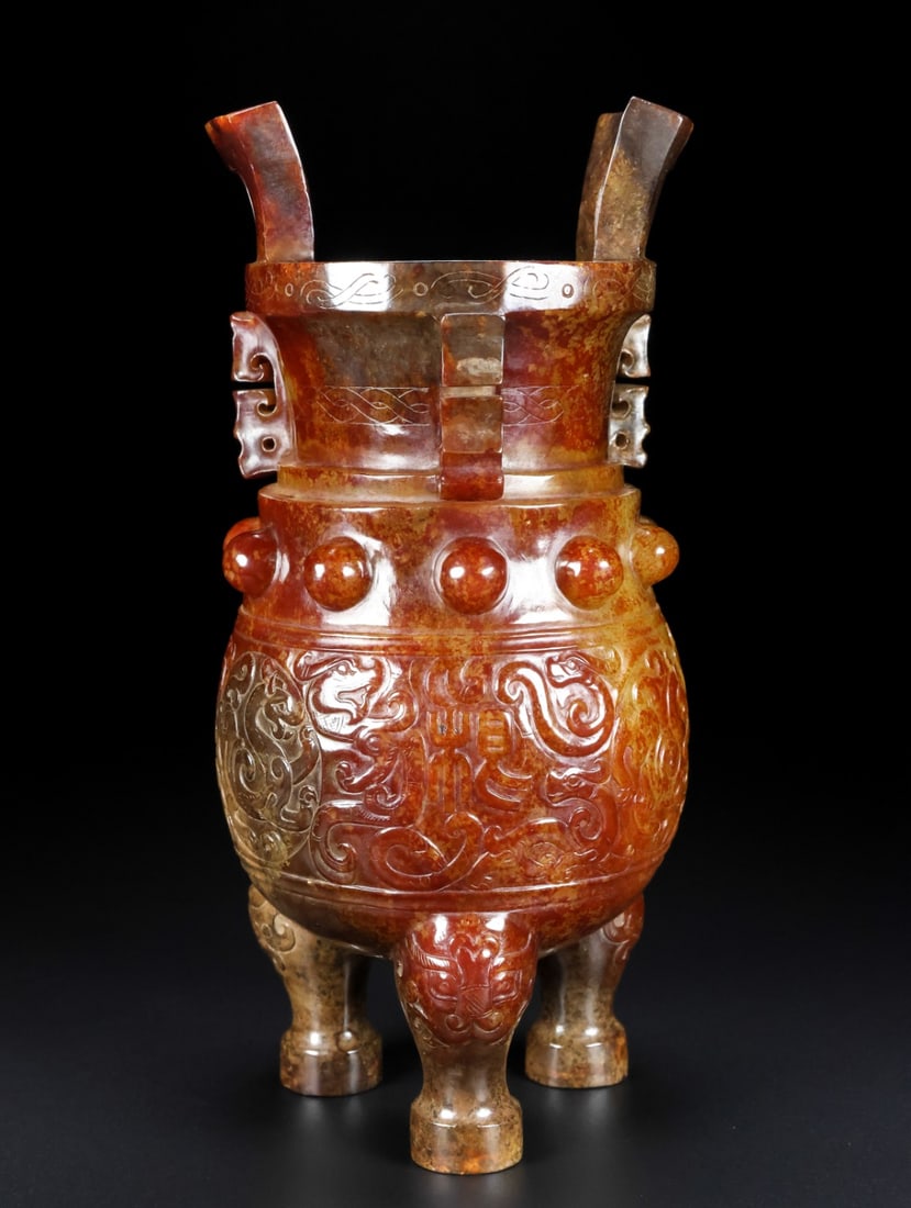 A Exquisite Hetian Jade Dragon Pattern Censer: A Exquisite Hetian Jade Dragon Pattern Censer,Han Dynasty, China,Size:3.7inx3.7inx7.9in,Weight:924g 和田玉龙纹炉,中国汉代