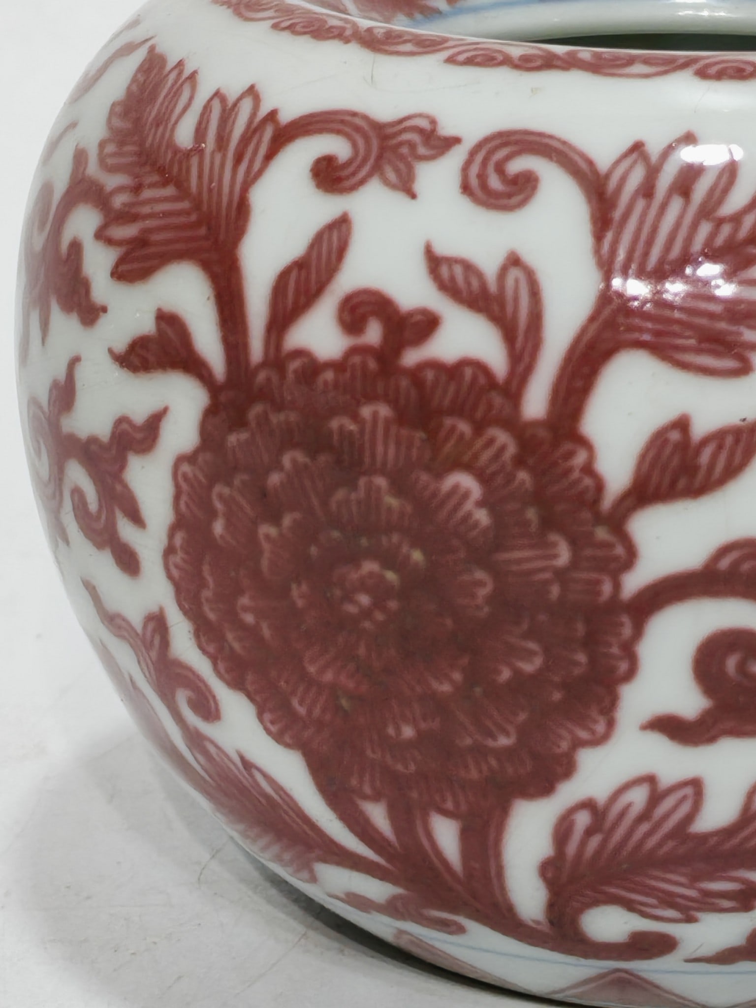A Exquisite Underglaze-Red Lotus Pattern Vase - 7