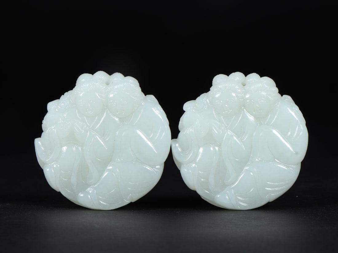A pair of Exquisite Hetian Jade Human Pattern Pendant (1 of 8)