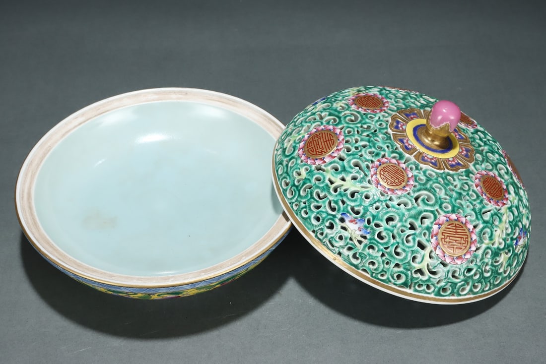 A Exquisite Enamel Flower Pattern Box - 6