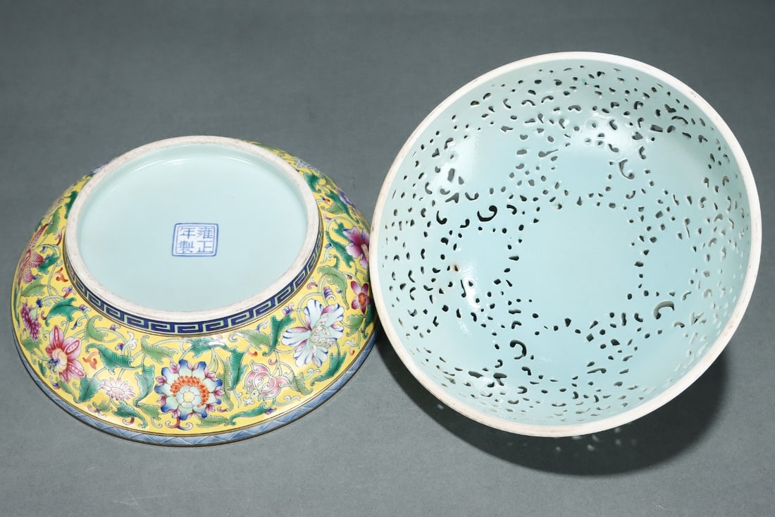 A Exquisite Enamel Flower Pattern Box - 7