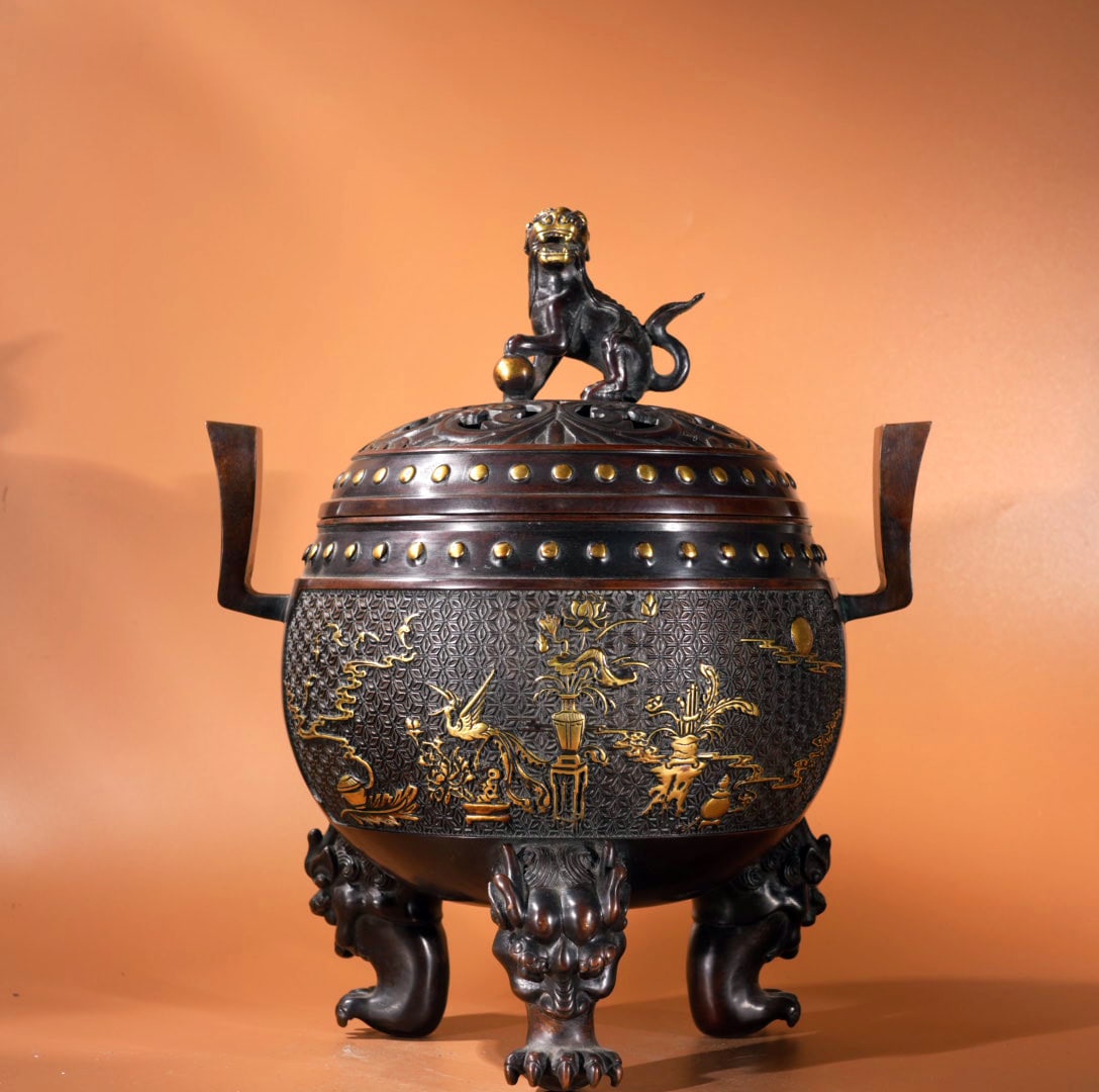 A Exquisite Gilt Bronze Bogu Pattern Censer: A Exquisite Gilt Bronze Bogu Pattern Censer,Ming Dynasty, China,Xuande Six-character Mark,Size:12.6inx7.3in,Weight:9595g 
