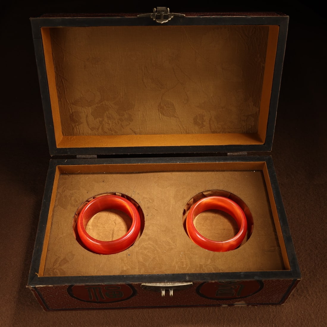 A Set of Exquisite Top-grade Red Cat's Eye Bracelets (1 of 9)