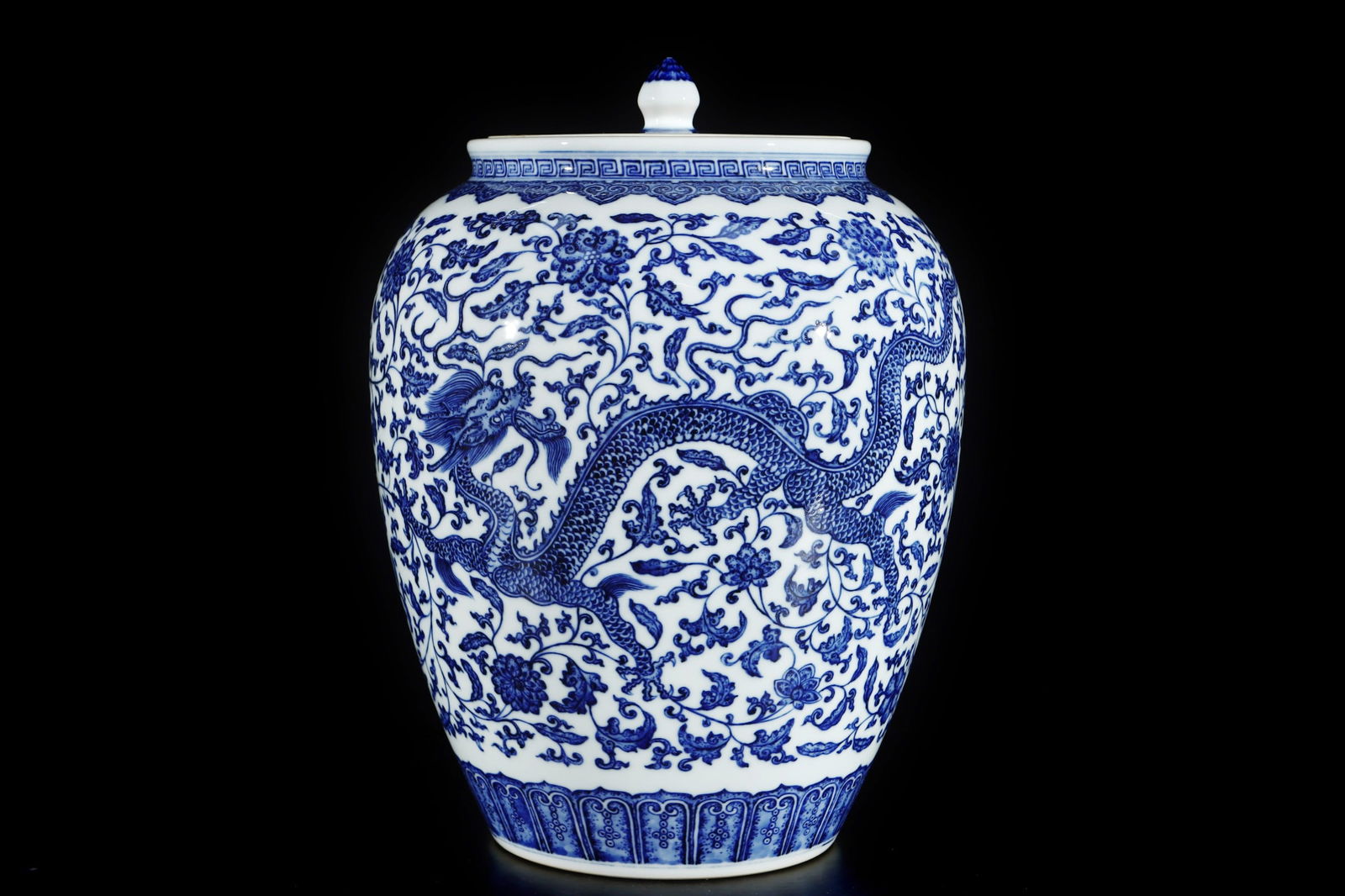 A Exquisite Blue and White Lotus Pattern Dragon Pattern Jar: A Exquisite Blue and White Lotus Pattern Dragon Pattern Jar,Qing Dynasty, China,Qianlong Six-character Mark,Size:14.2inx9.8in 