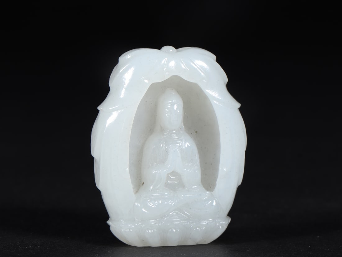 A pair of Exquisite Hetian Jade Buddha Pendant (1 of 6)