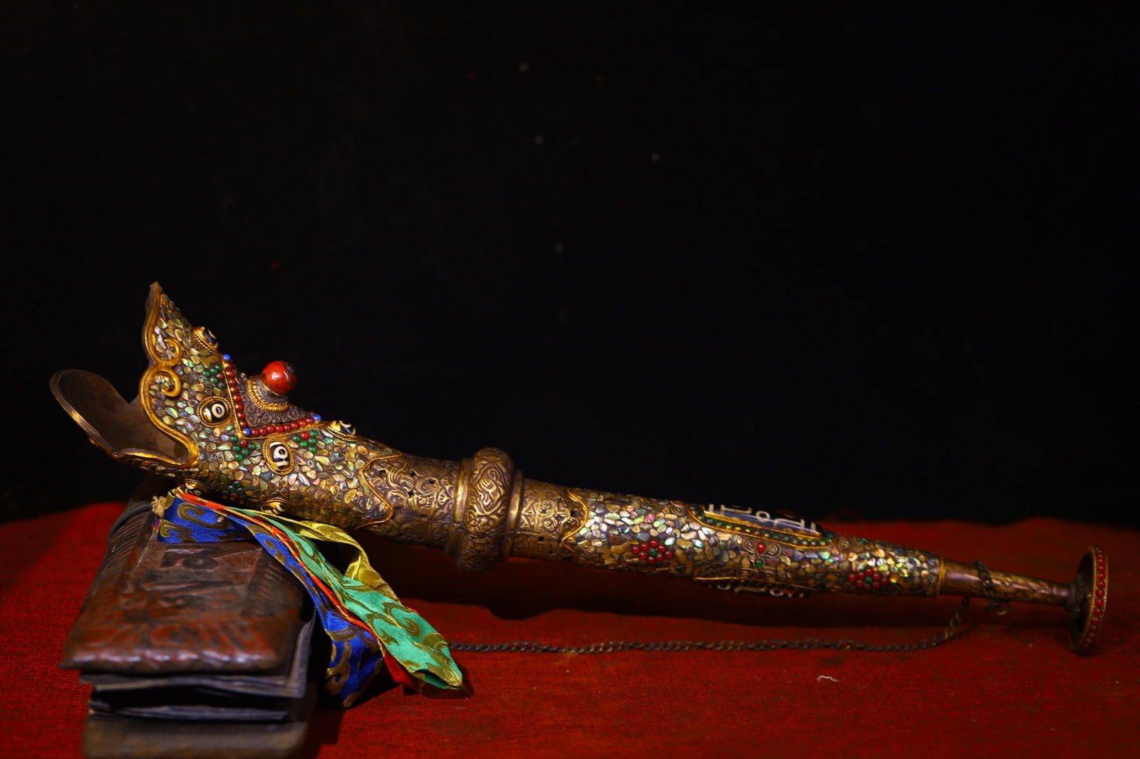 A Exquisite Bronze Cloisonne Gem-Inlaid Trumpet (1 of 9)