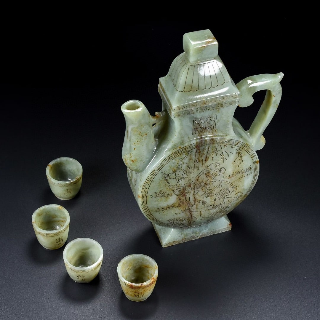 A Set of Exquisite Hotan Jade Figures Pattern Ewer: A Set of Exquisite Hotan Jade Figures Pattern Ewer,Qing Dynasty, China,Qianlong Four-character Mark,Size:8.7inx5.7inx1.8inx1.2inx1.4in 一套和田玉人物纹&