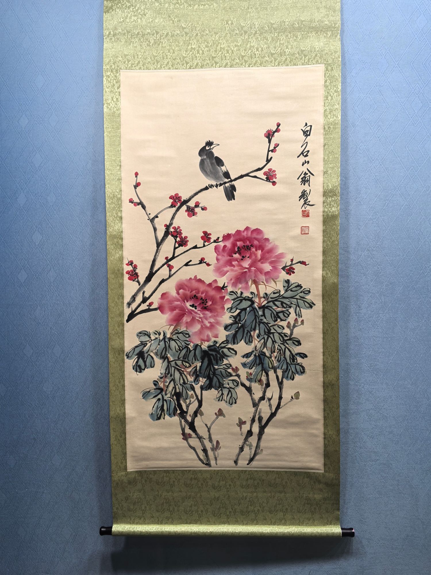 A Chinese Ink Wash Flower and Bird Painting on Paper, Vertical Scroll: A Chinese Ink Wash Flower and Bird Painting on Paper, Vertical Scroll,Modern Time of China,Qi Baishi,without frame size:27.1inx54.6in 一幅中国水墨纸本&#