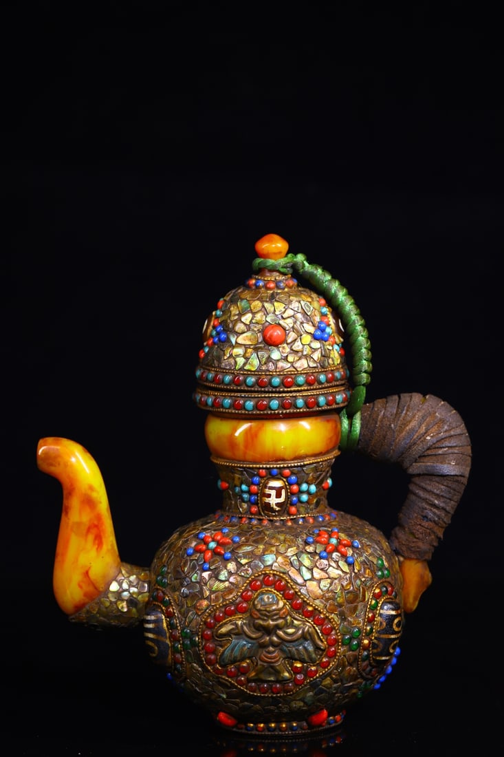A Exquisite Beeswax Dzi Bead-Inlaid Ewer: A Exquisite Beeswax Dzi Bead-Inlaid Ewer,Qing Dynasty, China,Size:7.1inx5.9in,Weight:510g 蜜蜡镶嵌宝石天珠壶,中国清代