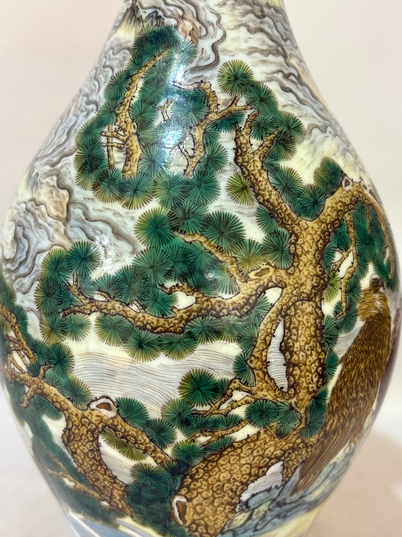 A Exquisite Famille-Rose Eagle Pattern Vase - 5