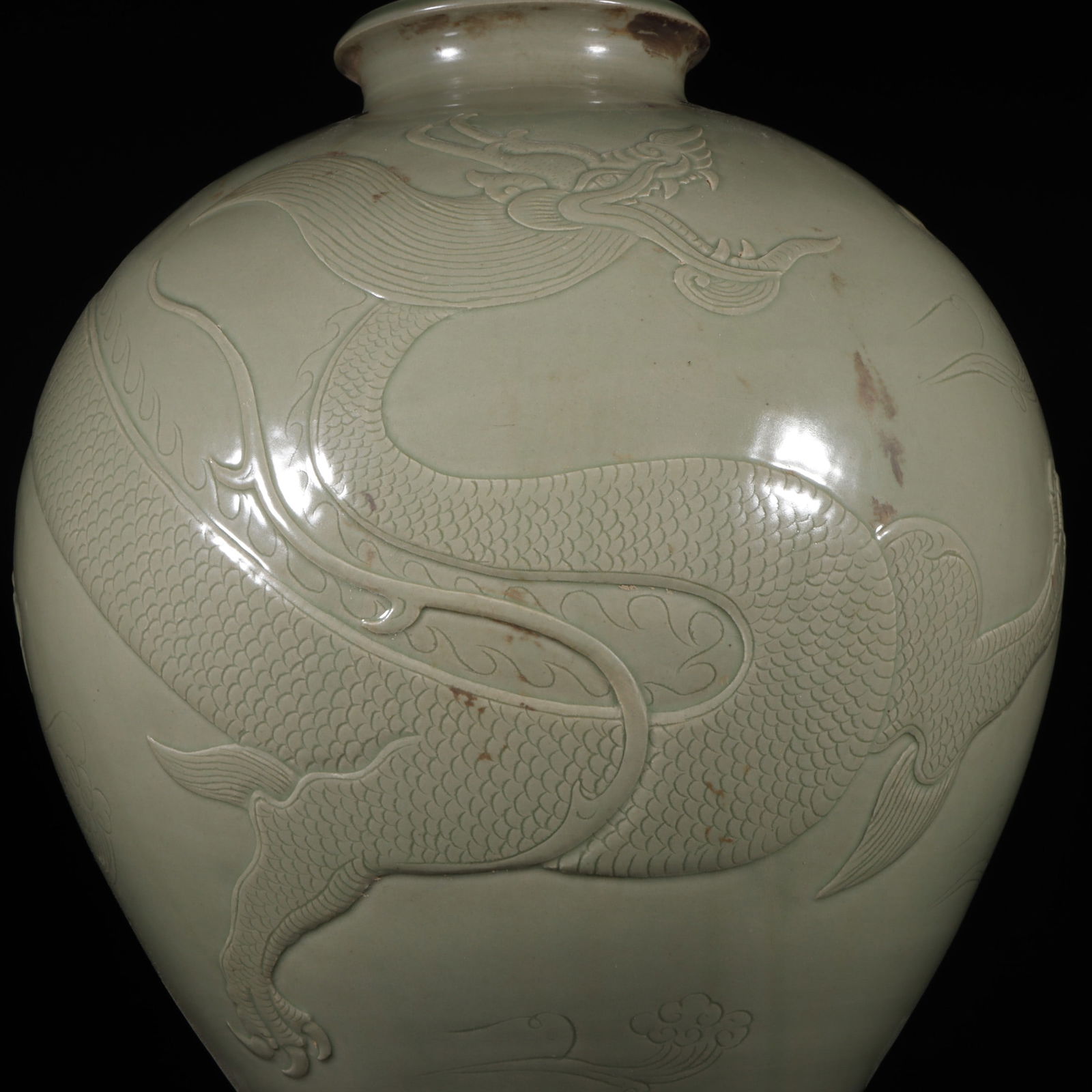 A Exquisite Celadon Dragon Pattern Jar - 3