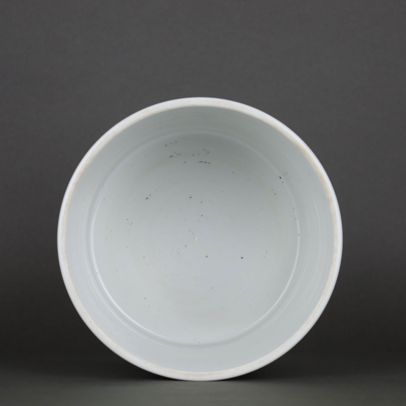 A Exquisite Wucai Figures Pattern Brush Pot - 4