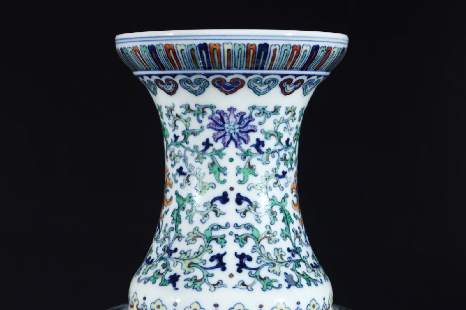 A Exquisite Blue and White Lotus Pattern Pattern Vase - 3
