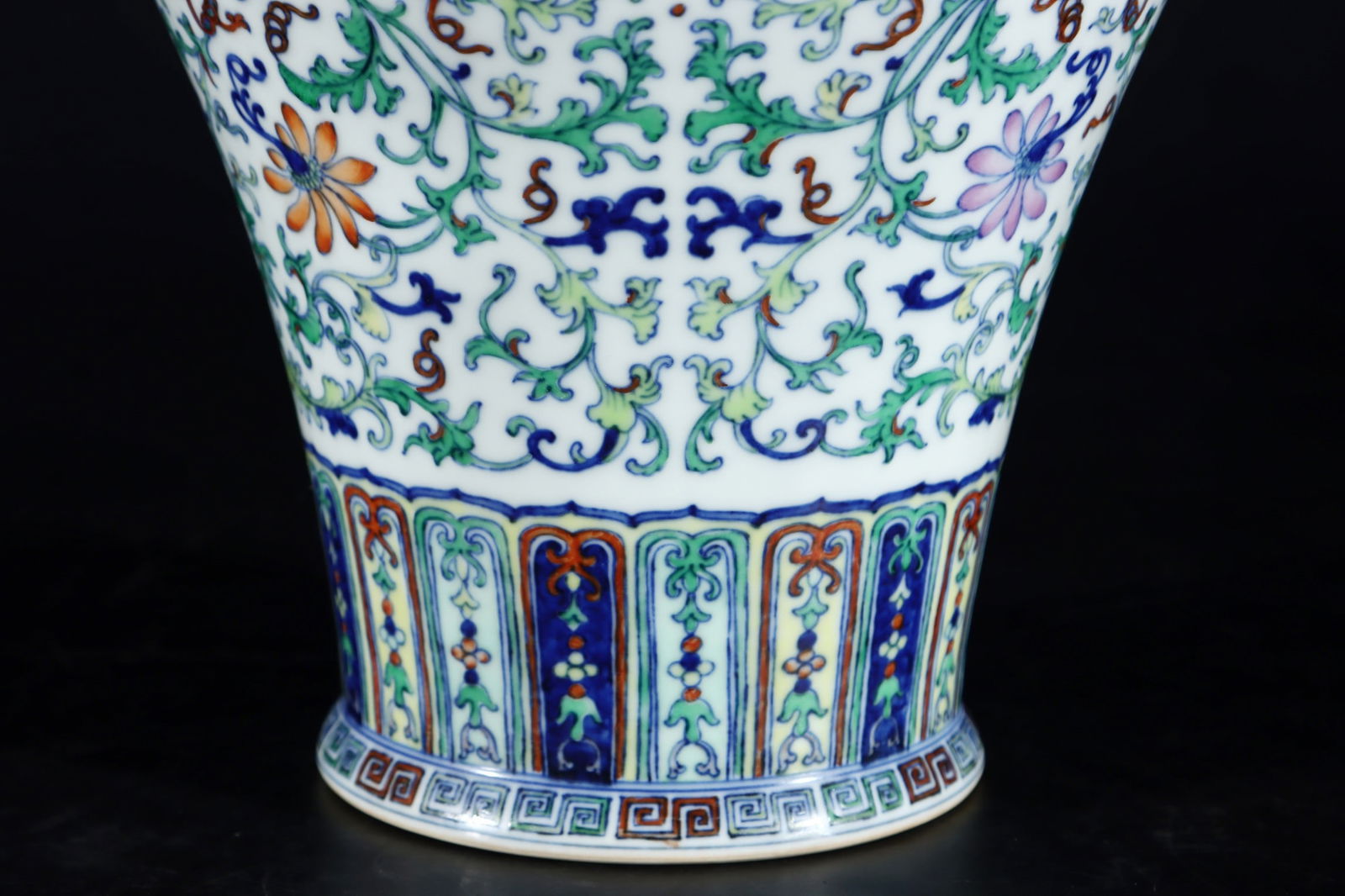 A Exquisite Blue and White Lotus Pattern Pattern Vase - 5