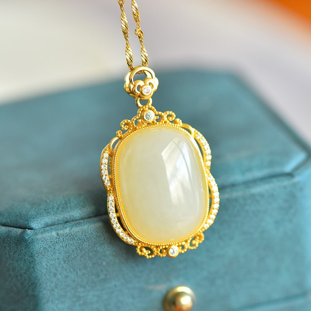 A Exquisite Silver Inlaid Hotan Jade and Diamond Pendant: A Exquisite Silver Inlaid Hotan Jade and Diamond Pendant,Size:0.2inx0.2in 银镶和田玉平安牌吊坠