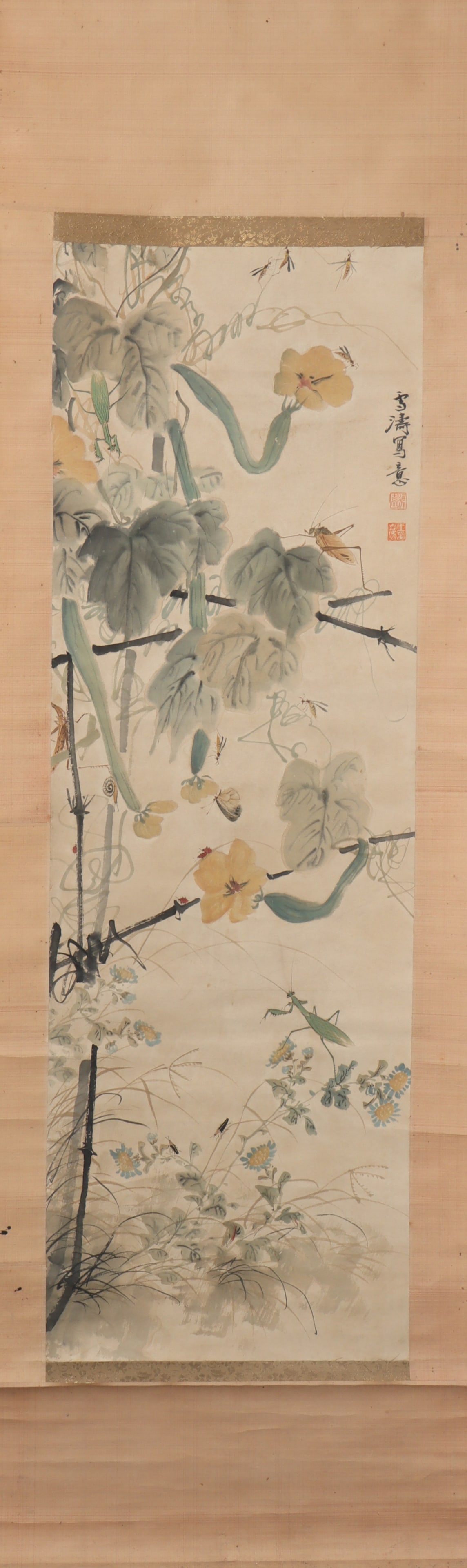 A Chinese Vertical Scroll Ink Painting of Flower on Paper: A Chinese Vertical Scroll Ink Painting of Flower on Paper Wang xuetao Size:39.4inx12.6in王雪涛花卉 纸本立轴Size:100cmx32cm