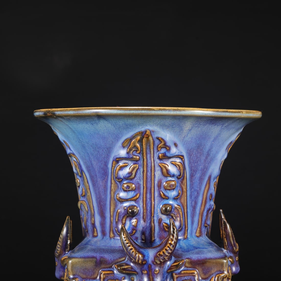 An Exquisite Jun yao Beast-Face Pattern Vase - 3