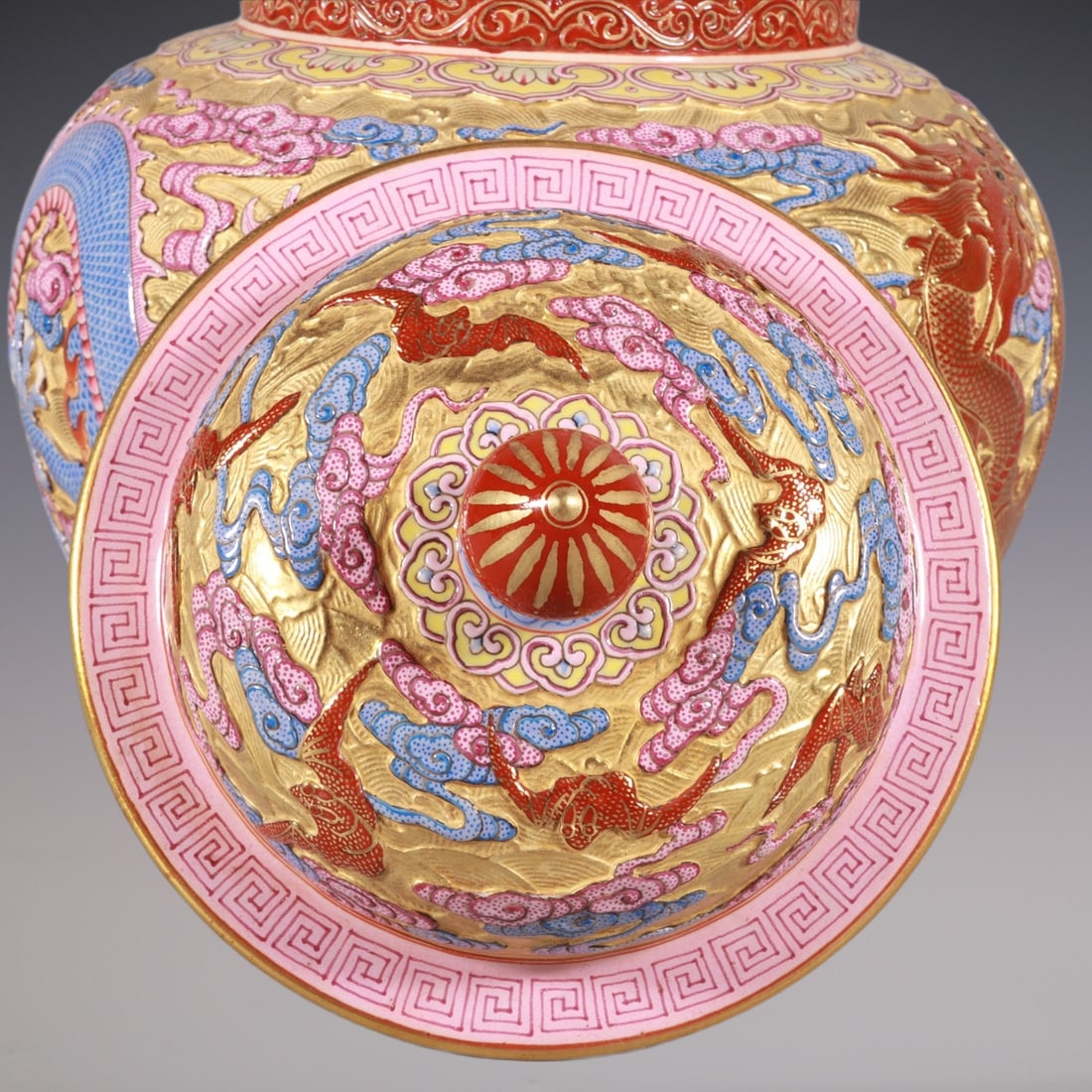 An Exquisite Enamel Seawater Pattern Dragon Pattern Jar - 7