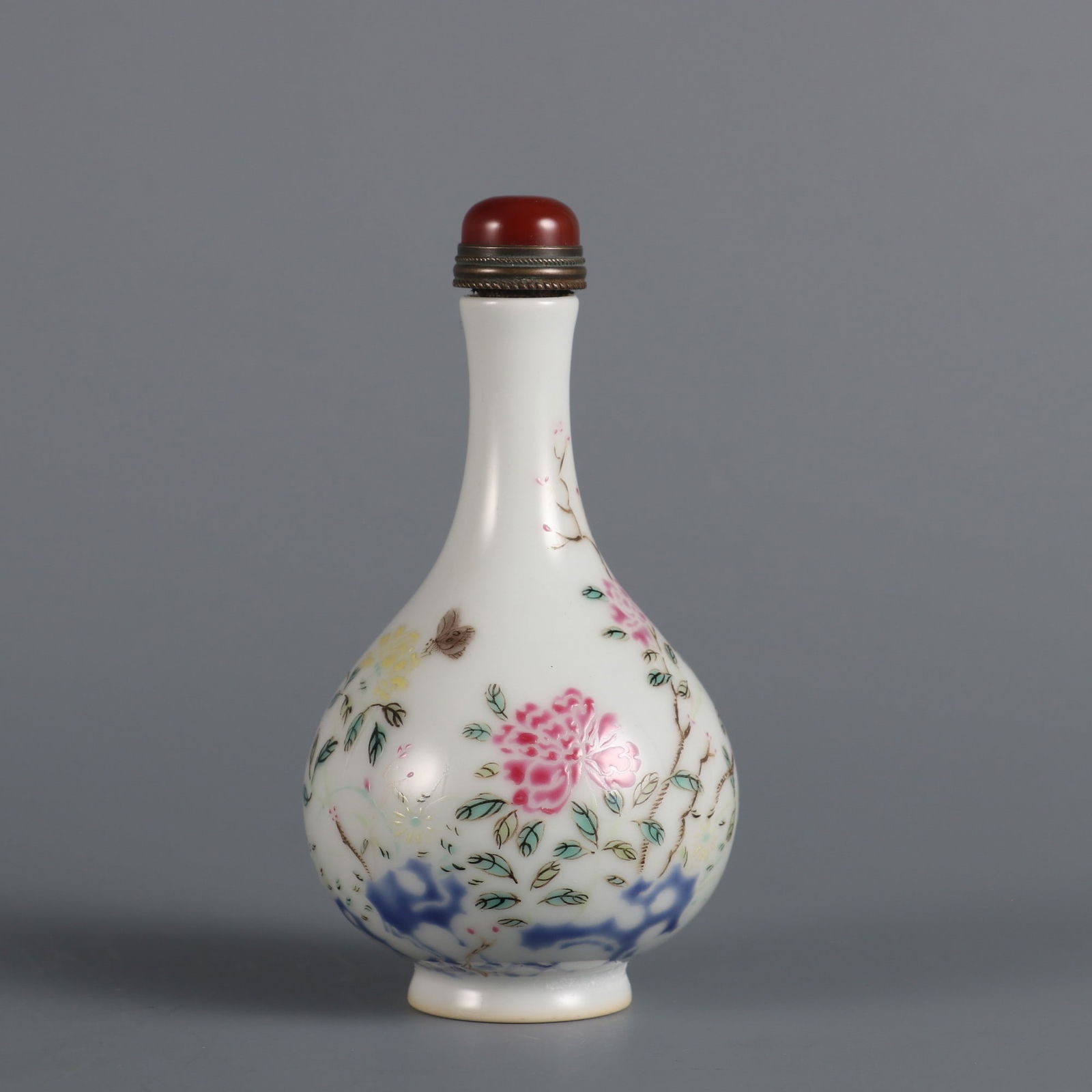 A Exquisite Famille-Rose Flower and Butterfly Pattern Snuff Bottle (1 of 8)