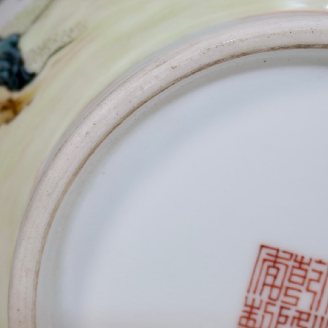 An Exquisite Enamel Flower Pattern Vase - 8